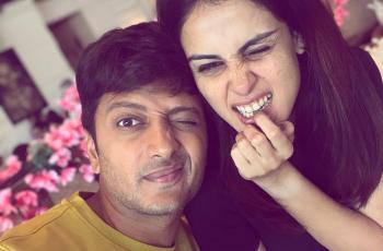 8 Potret Riteish Deshmukh dan Genelia D'Souza, Selalu Mesra walau Sudah Melewati 10 Tahun Pernikahan