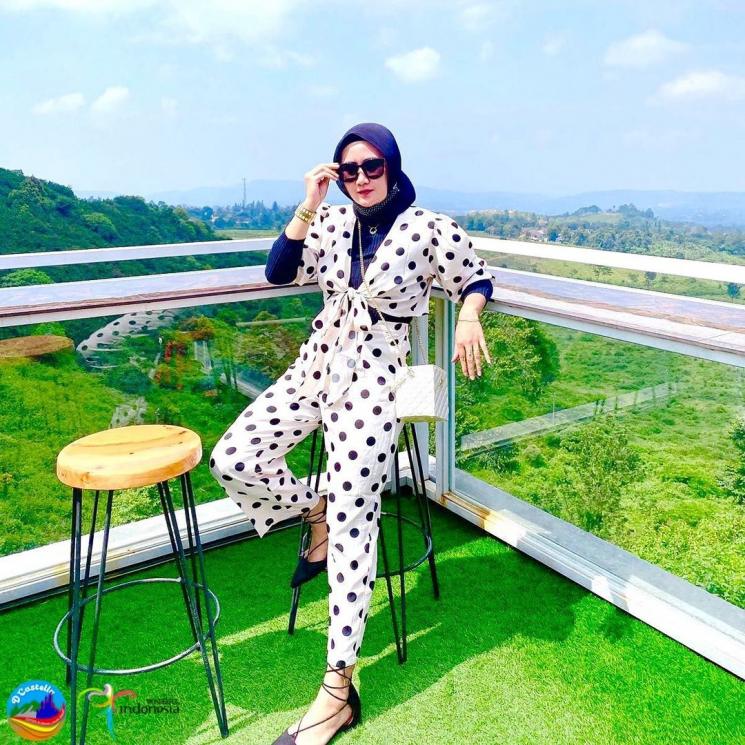 Potret Tempat Wisata Taman Bunga Dewi Perssik (instagram/@florawisata_dcastello)