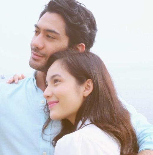 Kedekatan Reza Rahadian dengan Lawan Main. (Instagram/chelseaislan)