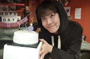 12 Potret Transformasi J Hope BTS yang Ulang Tahun Ke-28, Sejak Kecil Sudah Ganteng