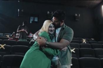 9 Momen Irish Bella Umumkan Kehamilan, Sewa Satu Studio Bioskop!