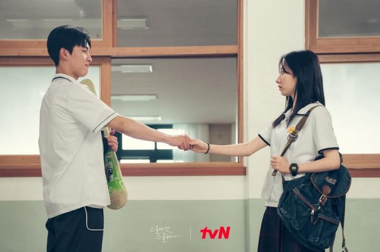 Pesona Choi Hyun Wook di Twenty-Five Twenty-One. (Instagram/@tvn_drama)
