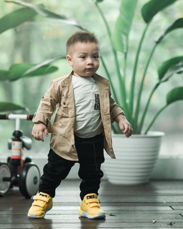 Potret Air Rumi Anak Irish Bella. (Instagram/airrumiakbar1453)