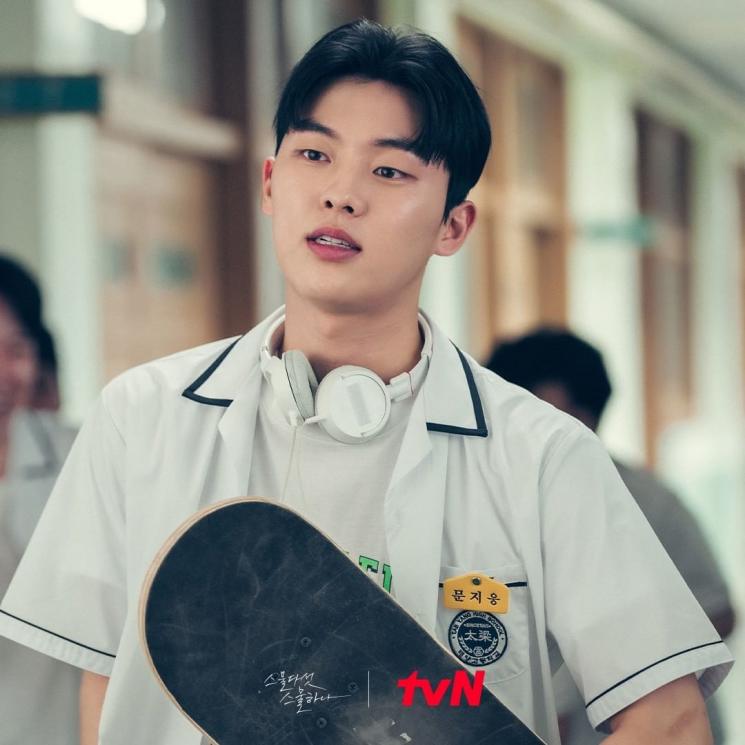 Pesona Choi Hyun Wook di Twenty-Five Twenty-One. (Instagram/@tvn_drama)