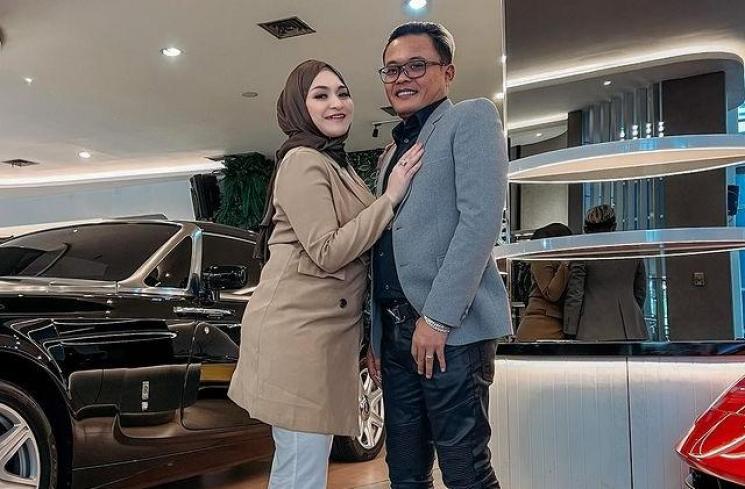 Potret Langsing Natalie Holscher setelah Melahirkan. (Instagram/@ferdinan_sule)