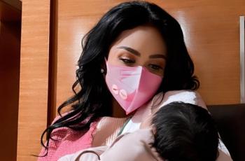 Baby Ameena Melek saat Digendong Krisdayanti: MasyaAllah Matanya Cantik!