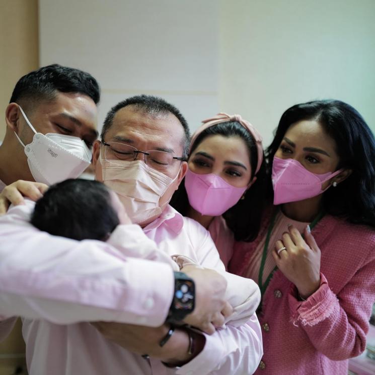 Potret Ashanty dan Krisdayanti Temani Aurel Hermansyah Lahiran (Instagram/@krisdayantilemos)