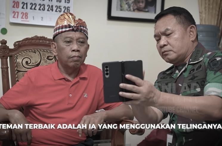 Momen Tukul Arwana Dikunjungi Jenderal TNI (YouTube/TNI AD)