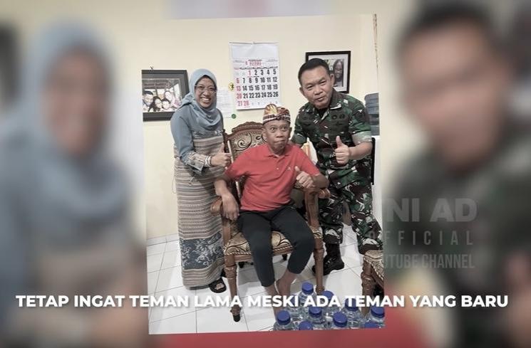 Momen Tukul Arwana Dikunjungi Jenderal TNI (YouTube/TNI AD)