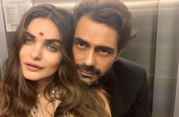 10 Potret Mesra Arjun Rampal dan Gabriella Demetriades, 5 Tahun Tinggal Bersama Tanpa Pernikahan
