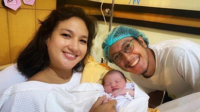 Nadine Chandrawinata dan Dimas Anggara. (Instagram/nadinelist)