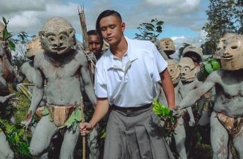 4 Kontroversi Arnold Putra, Desainer yang Dikabarkan Bikin Tas dari Tulang Belakang Manusia