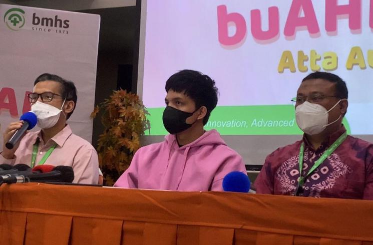 Atta Halilintar jumpa pers bersama tim dokter yang menangani persalinan Aurel Hermansyah (MataMata.com/Adiyoga Priyambodo)