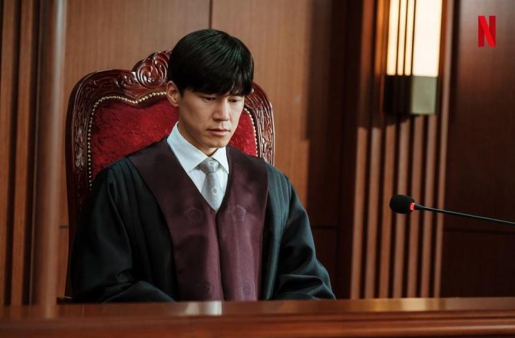 Potret Kim Moo Yeol di Juvenile Justice (Instagram/@netflixkr)