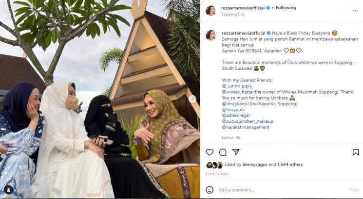 Reza Artamevia makin religius. (Instagram/rezaartameviaofficial)