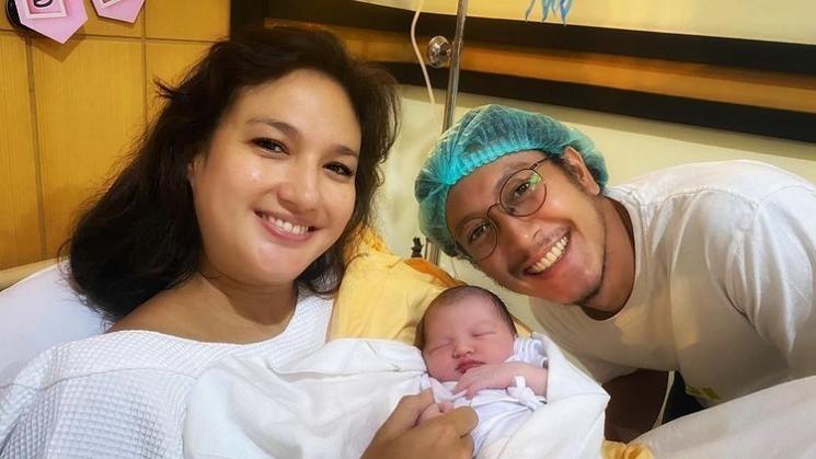Potret Anak Nadine Chandrawinata dan Dimas Anggara (Instagram/dimsanggara)
