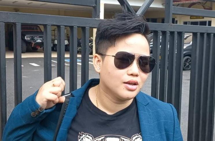 Kakak angkat Ayu Aulia, Ade Ratna Sari. [MataMata.comAdiyoga Priyambodo]