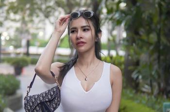 Maria Vania Pamer Foto Pakai Crop Top Segitiga, Tato di Perut Bikin Salfok: Naganya Baru Netes