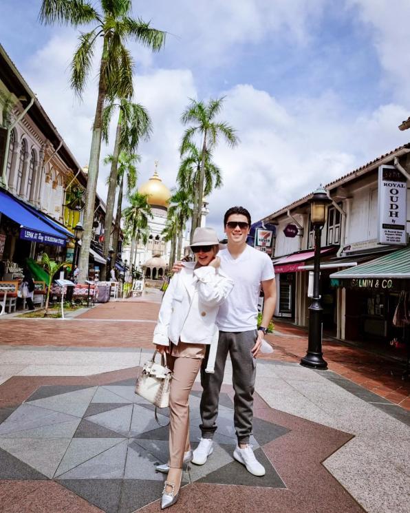 Potret Mesra Syahrini dan Reino Barack. (Instagram/@princessyahrini)