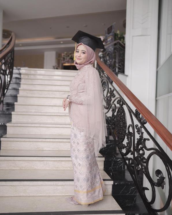 Potret Arafah Rianti Wisuda (instagram/@arafahrianti)