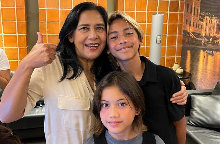 Artis jadi nenek di usia muda (Instagram/@lydiakandou_)