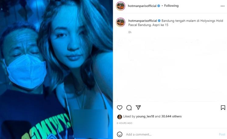 Hotman Paris bersama asisten pribadinya yang ke-15. (Instagram/hotmanparisofficial)