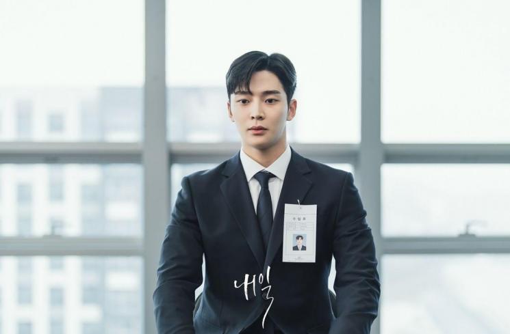 Pesona Rowoon SF9 di Tomorrow (Instagram/@mbcdrama_now)