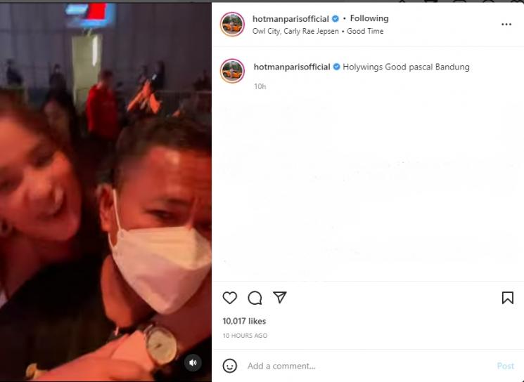 Hotman Paris bersama asisten pribadinya yang ke-15. (Instagram/hotmanparisofficial)