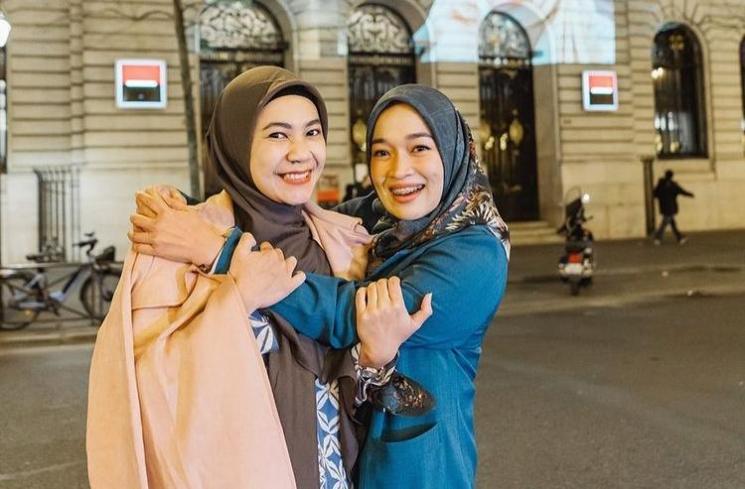 Potret Ririe Fairus di Paris (Instagram/@ririe_fairus)
