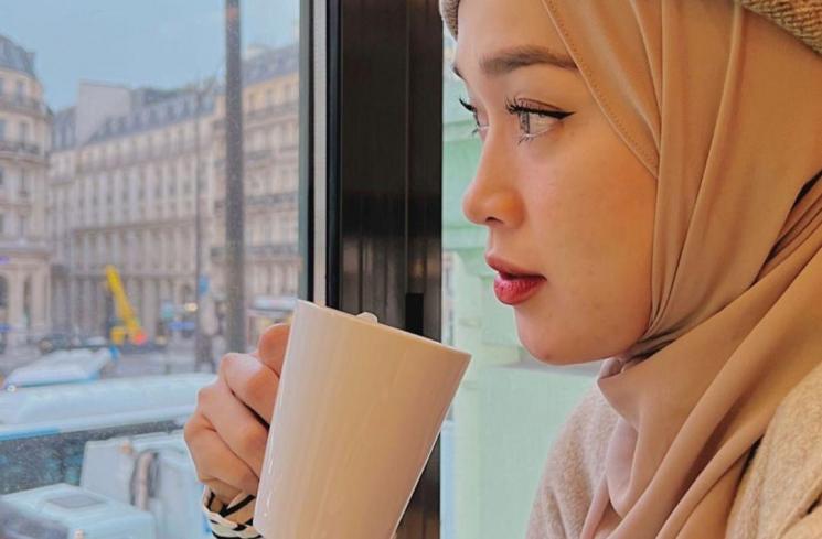 Potret Ririe Fairus di Paris (Instagram/@ririe_fairus)