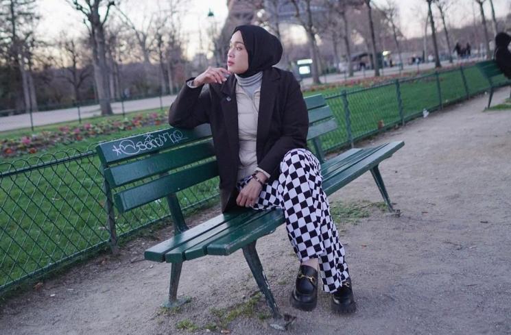 Potret Ririe Fairus di Paris (Instagram/@ririe_fairus)
