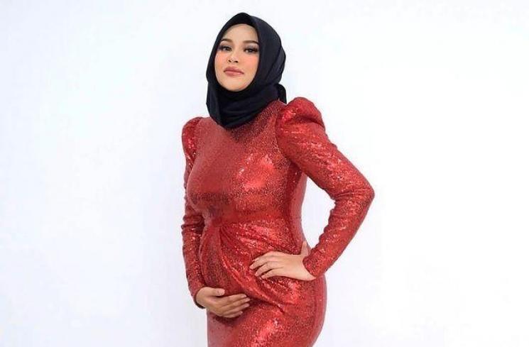 Adu Gaya Aurel Hermansyah dan Kartika. (Instagram/aurelie.hermansyah)