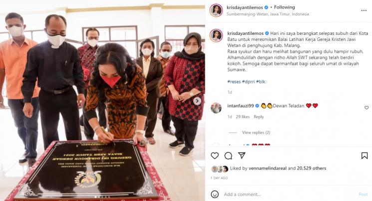 Krisdayanti meresmikan gereja. (Instagram/krisdayantilemos)