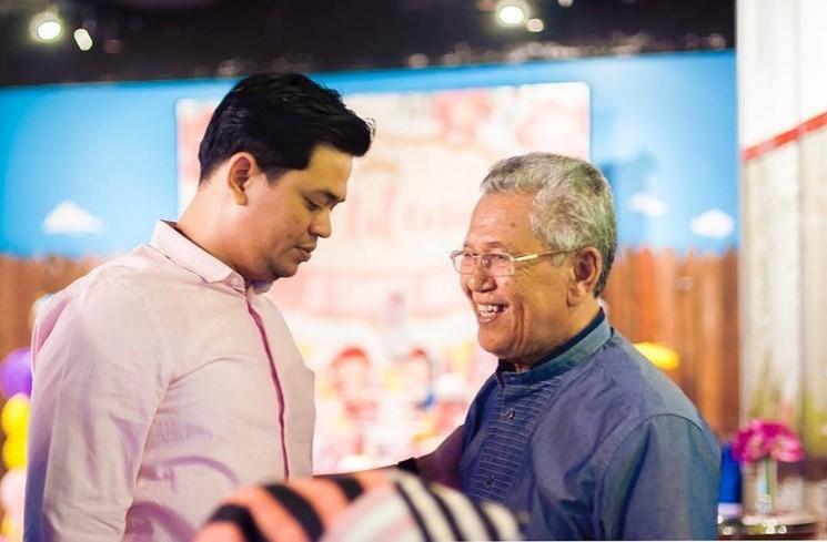 Surya Insomnia bersama ayah. (Instagram/@suryainsomnia)