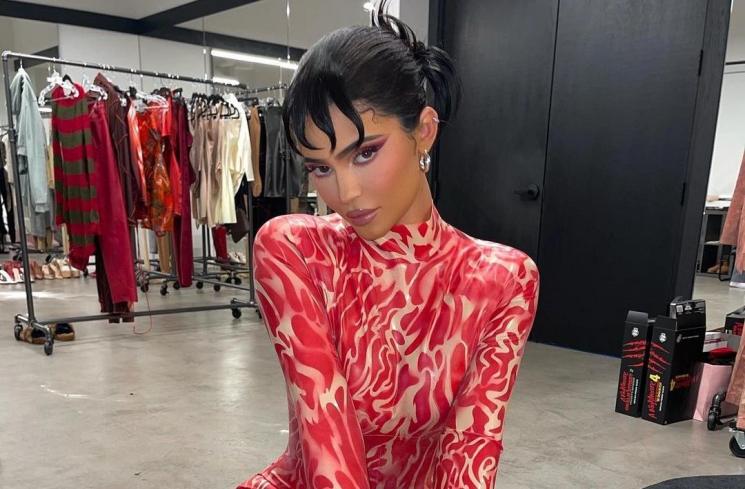 Artis dapat kado mewah dari pasangan usai melahirkan (Instagram/@kyliejenner)