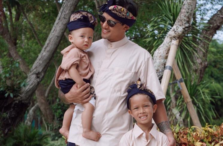 Potret Jennifer dan Irfan Bachdim Photoshoot Pakai Baju Adat Bali (Instagram/@jenniferbachdim)