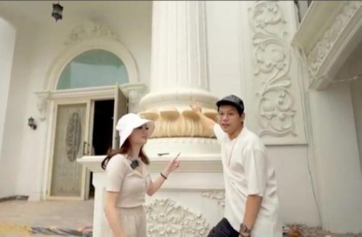 Potret Mewah Rumah Indra Kenz (YouTube/INDRAKENZ- Daily Life)