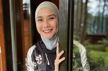 7 Momen Seleb Jalani Tarawih Pertama, Penuh Rasa Syukur dan Kehangatan