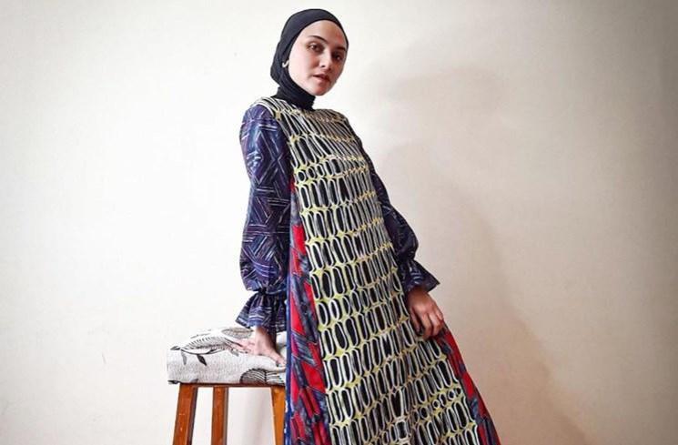 Artis Tak Suka Beli Barang Branded. (Instagram/@zeezeeshahab)