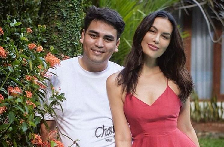 Kebersamaan Sophia Latjuba dan Asisten Pribadi. (Instagram/@junoaljoa)