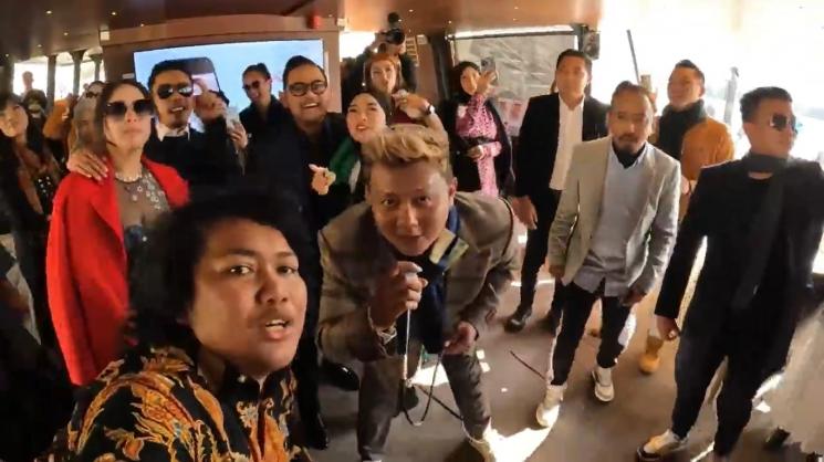 Potret Denny Caknan dangdutan di Paris. (Instagram/shandypurnamasari)