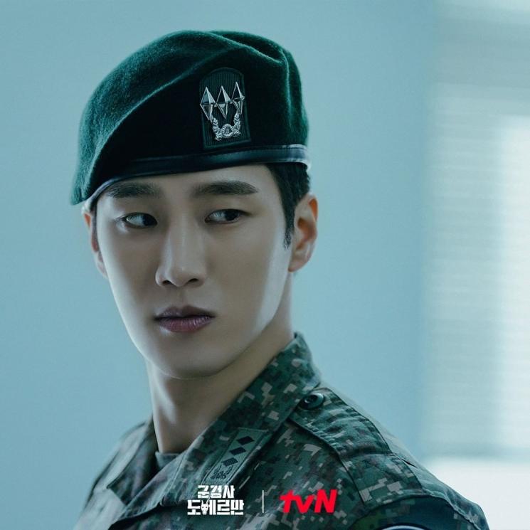 Pesona Ahn Bo Hyun di Military Prosecutor Doberman (Instagram/@tvn_drama)