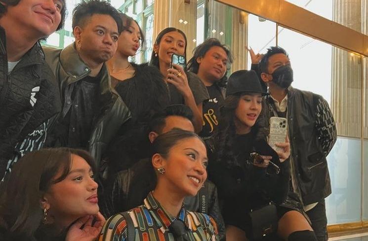 Ariel NOAH, Alleia Anata, dan rombongan di Paris Fashion Week 2022. (Instagram/@itsgreenlight)