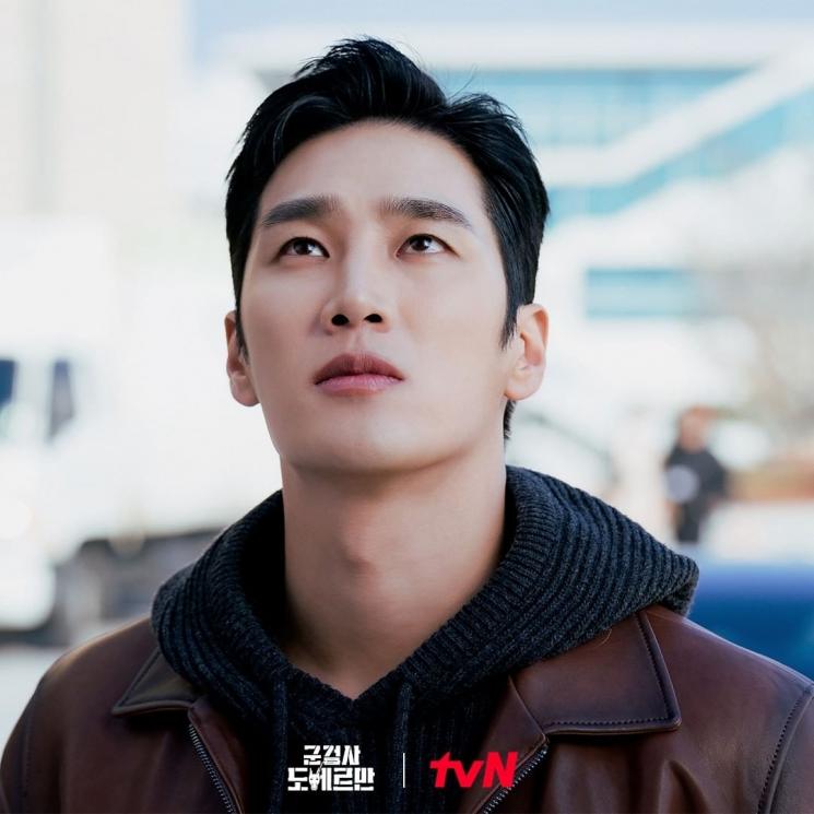 Pesona Ahn Bo Hyun di Military Prosecutor Doberman (Instagram/@tvn_drama)
