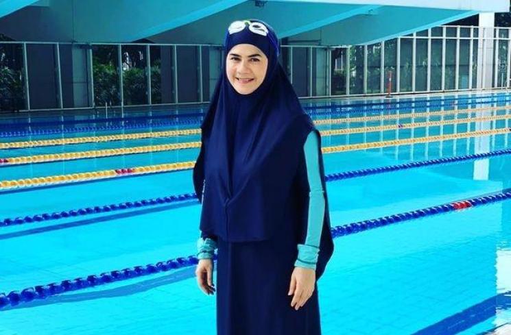 Artis Jadi Ustazah (Instagram/astrie_ivo)