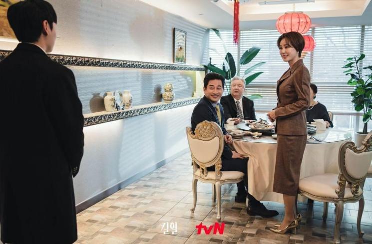 Potret Kim Sung Ryung di Kill Heel (Instagram/@tvn_drama)