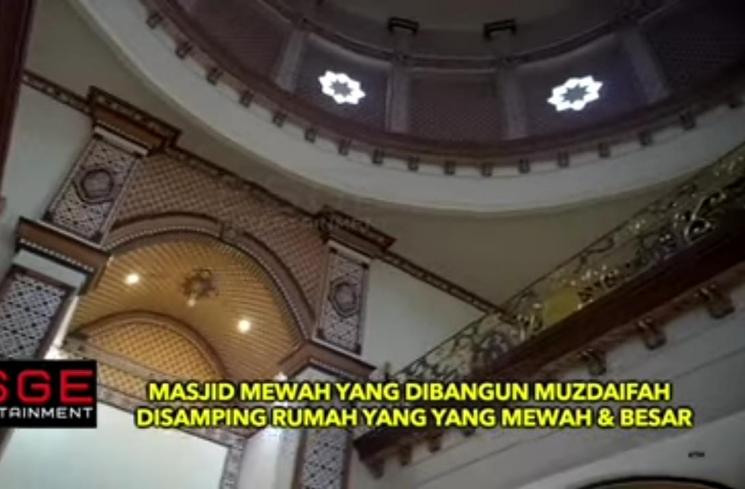 Potret Masjid yang Dibangun Muzdalifah. (YouTube/Esge Entertainment)