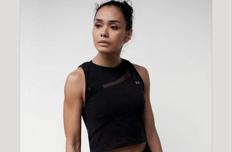 Artis Wanita Punya Perut Sixpack.(Instagram/@adiniawrst)