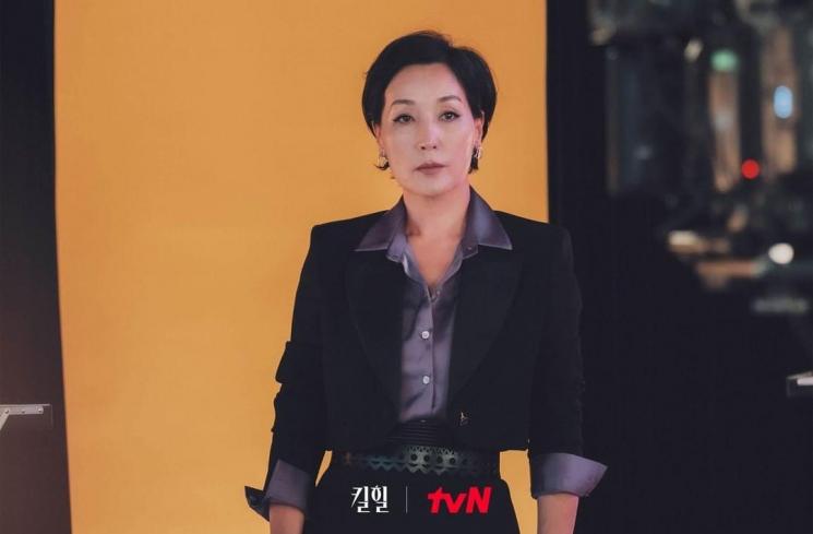 Potret Lee Hye Young di Kill Heel (Instagram/@tvn_drama)