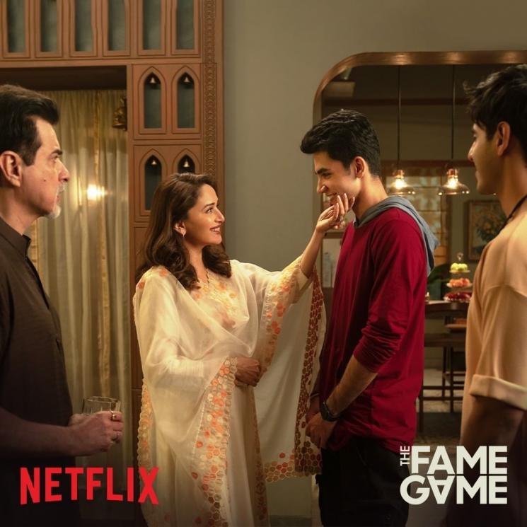 Pesona Madhuri Dixit di The Fame Game (Instagram/@madhuridixitnene)